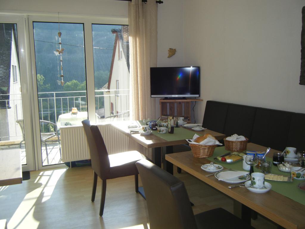 Ferienweingut Hensler Hotel Briedel Bagian luar foto